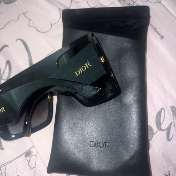 Christian Dior over sized sunglasses. See all pictures. - Picture 2 of 14